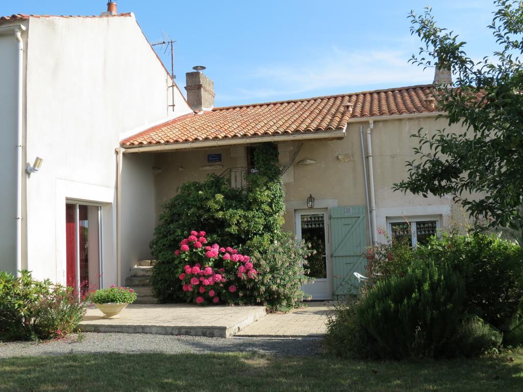 L'Aubinoise Saint-Aubin-la-Plaine Exterior foto